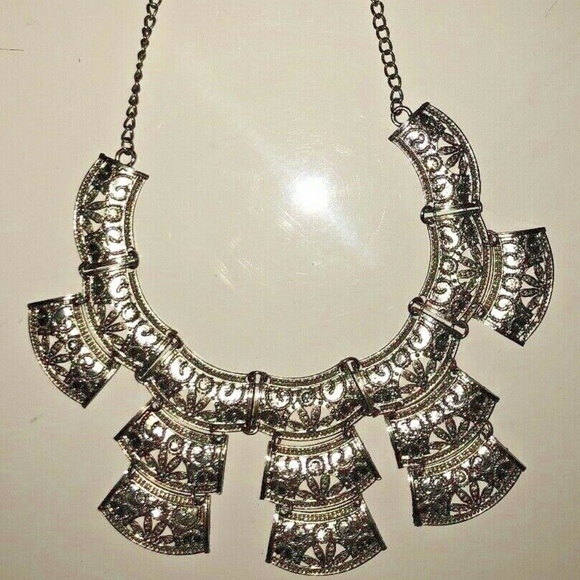 Necklace Diamond Rhinestones Silver Flower Filigree Collar Bib Type Fashion 16" - Picture 8 of 8